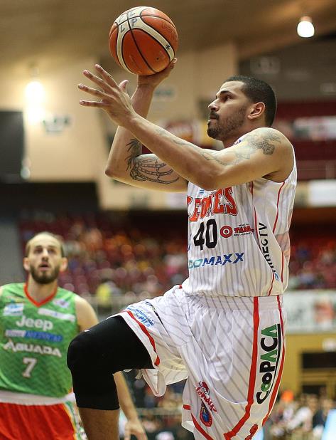 Ángel Daniel Vassallo anotó 25 puntos en el triunfo de Ponce sobre Aguada. (vertical-x1)