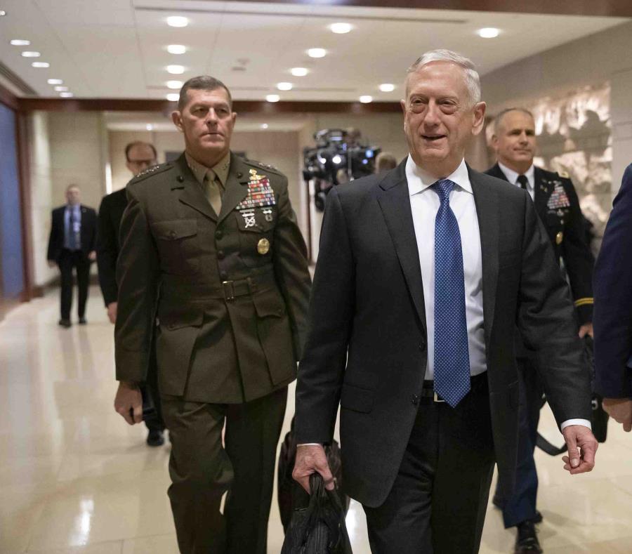 El secretario de Defensa federal, Jim Mattis, a su llegada a una reunión. (semisquare-x3)