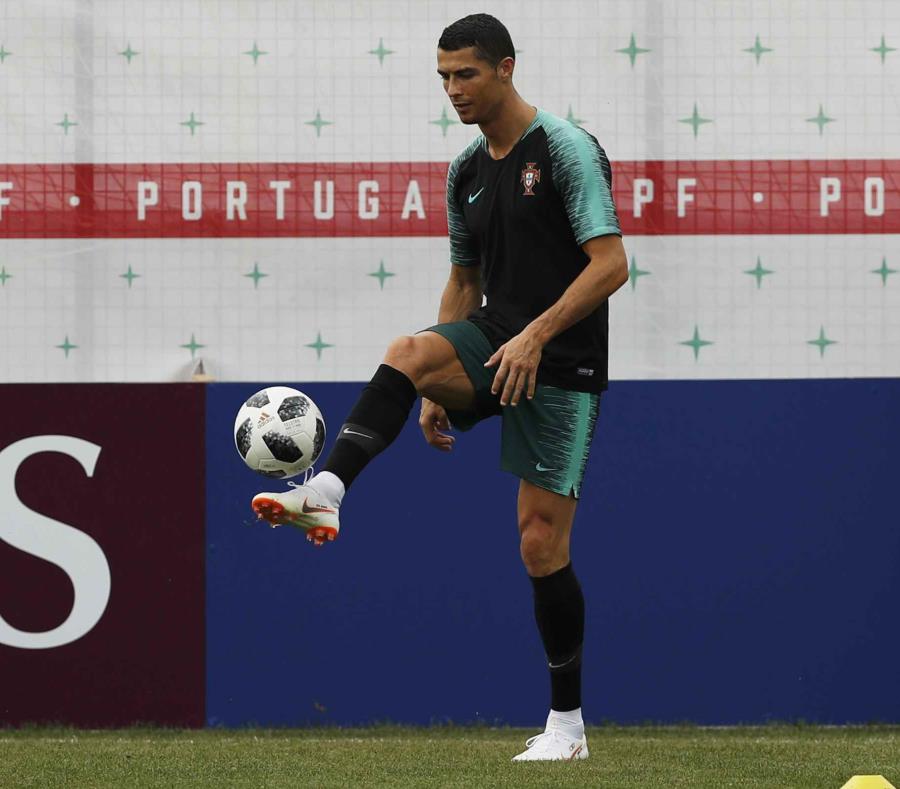 Cristiano Ronaldo durante una práctica de Portugal. (AP) (semisquare-x3)