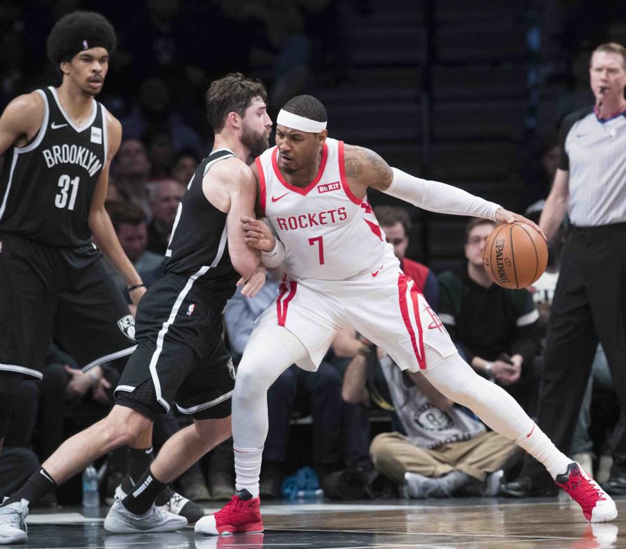 Carmelo Anthony (con el balón) firmó con Houston luego de pasar una temporada con el Thunder donde tampoco pudo generar química con Russell Westbrook y Paul George. (AP / Mary Altaffer) (semisquare-x3)