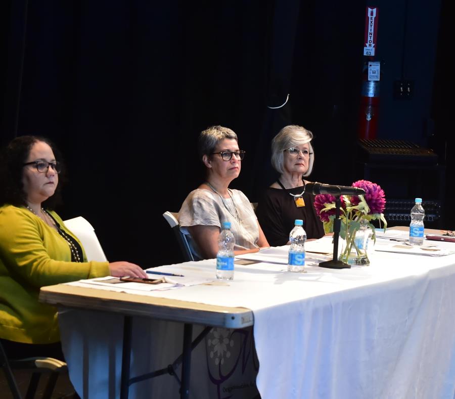 Desde la izquierda, Yanira Reyes Gil, Marilucy González y María Dolores Fernós, durante la presentación del estudio de la organización Inter-Mujeres Puerto Rico (semisquare-x3)