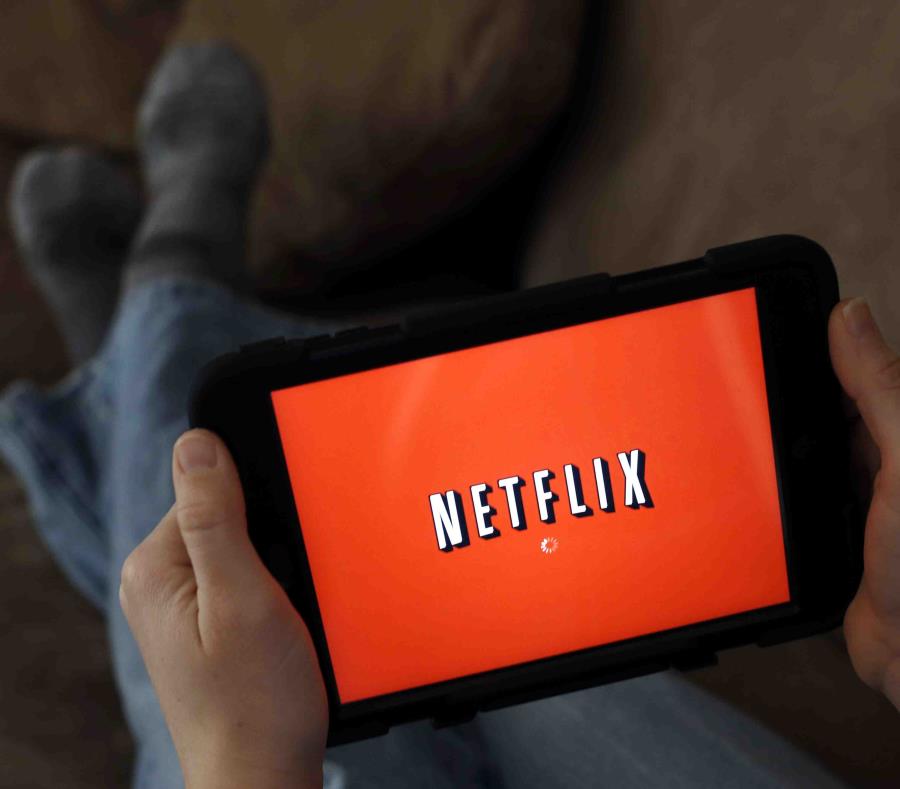 Netflix cuenta con una base de 125 millones de suscriptores y reportó un ingreso de cerca de $11,000 millones el año pasado. (semisquare-x3)