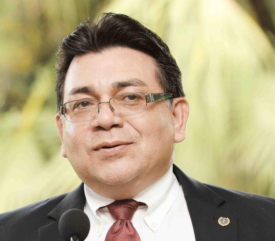 Juan Alicea, exdirector de la AEE (semisquare-x3)