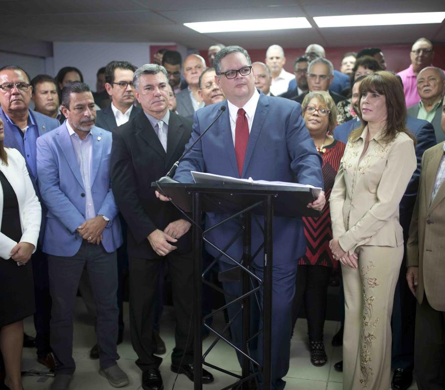 Aníbal José Torres radicó ayer su candidatura a la jefatura del Partido Popular Democrático. (semisquare-x3)