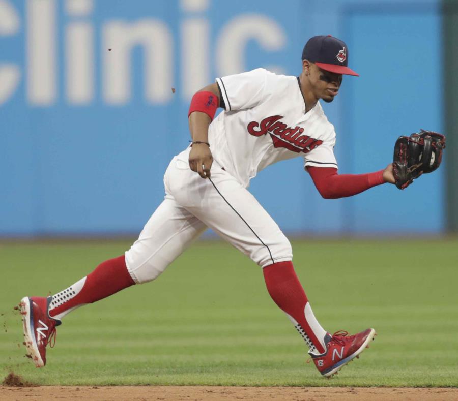 Con los dos imparables, Francisco Lindor aumentó su promedio a .290 y arribó a las cuarenta carreras remolcadas en lo que va de la temporada regular. (AP / Tony Dejak) (semisquare-x3)