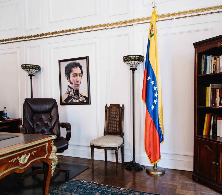 consulado de Venezuela en Nueva York (semisquare-x3)