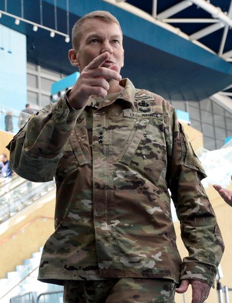 El teniente general Jeffrey Buchanan nunca asumió pleno control de la crisis que vivió la isla. (GFR Media) (vertical-x1)