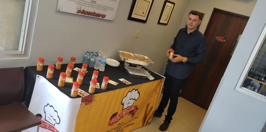 Marcos Vega, creador de MySazon, ya planea incluir más productos a la línea y expandir su disponibilidad hacia el mercado de boricuas radicados en los Estados Unidos. (horizontal-x3)