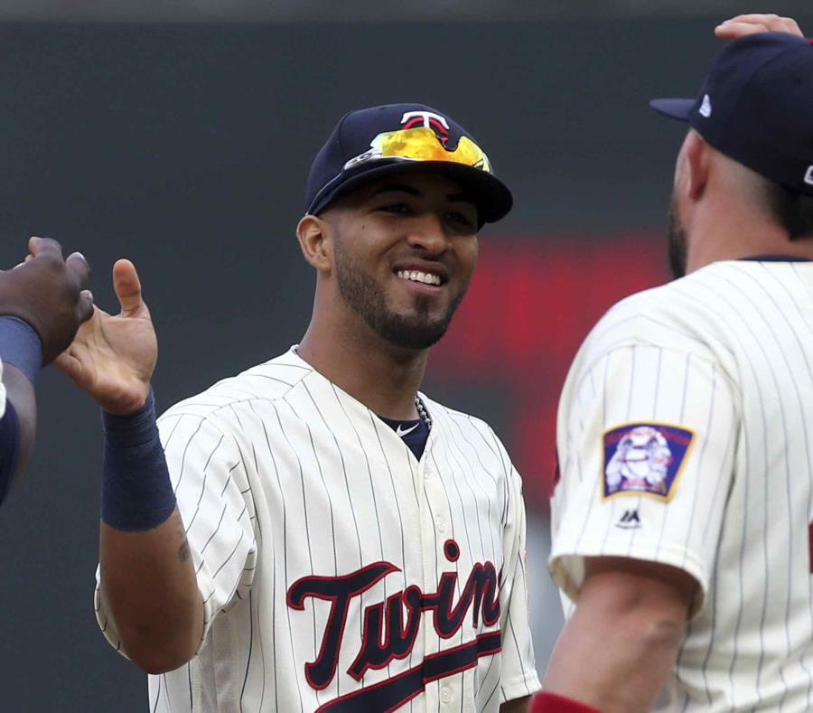 Eddie Rosario, jardinero de los Mellizos de Minnesota, bateó para .346, producto de nueve indiscutibles, incluyendo cinco cuadrangulares, en 26 turnos al bate. (AP / Jim Mone) (semisquare-x3)