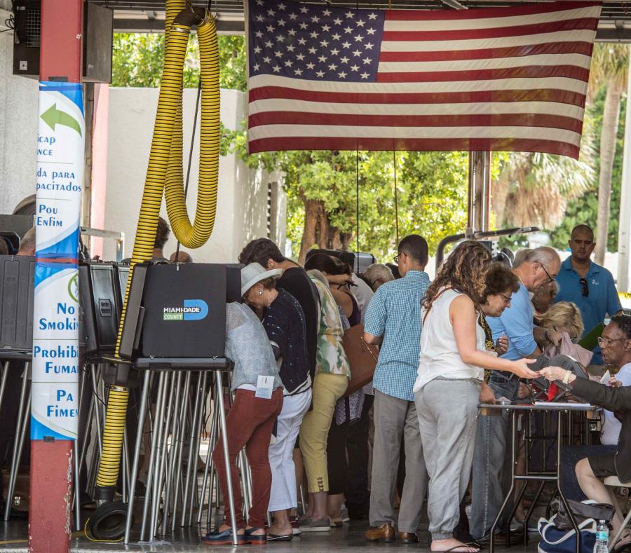 Senador demócrata pide recuento en Florida Senador demócrata pide recuento en Florida
