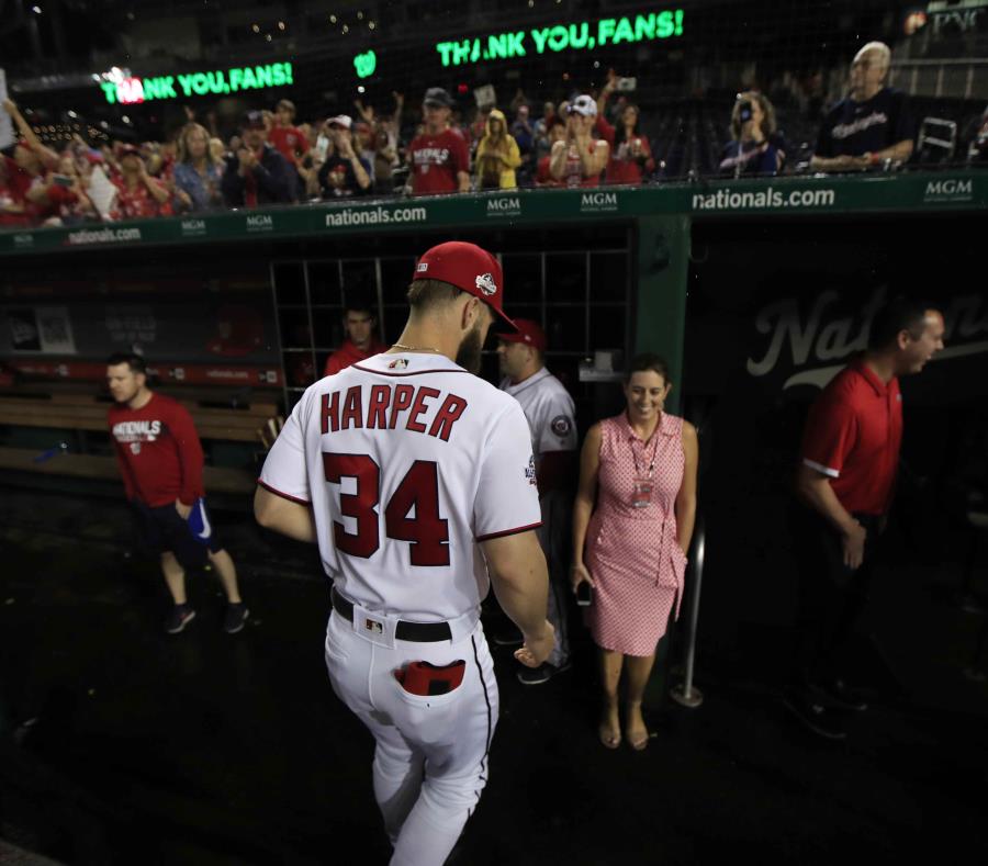 Aunque la idea de Bryce Harper como primera base ha sido mencionada por su agente, Scott Boras, esa posibilidad pareciera no interesarle al gerente general de los Yankees, Brian Cashman. (AP / Manuel Balce Ceneta) (semisquare-x3)