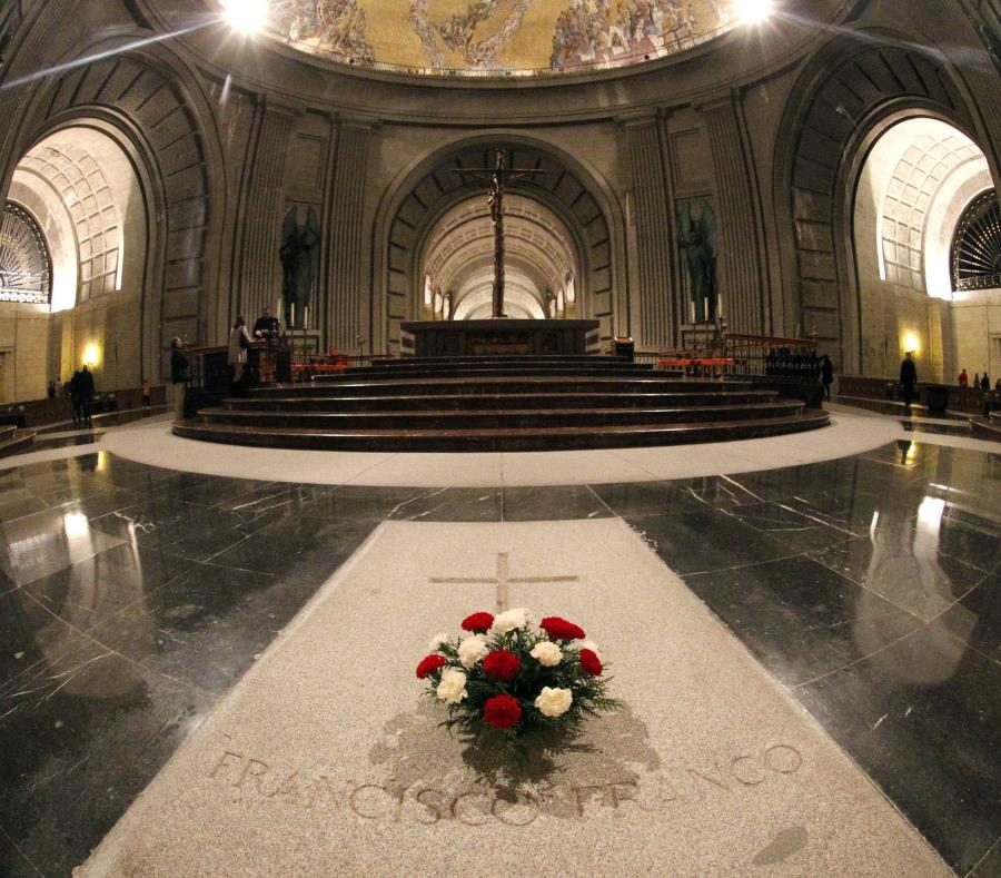 La Justicia española rechaza frenar la exhumación de los restos de Francisco Franco (semisquare-x3)