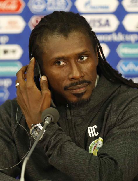 Aliou Cisse señaló a Florent Ibenge, el entrenador del seleccionado del Congo, como una muestra de progreso. (AP / Eduardo Verdugo) (vertical-x1)