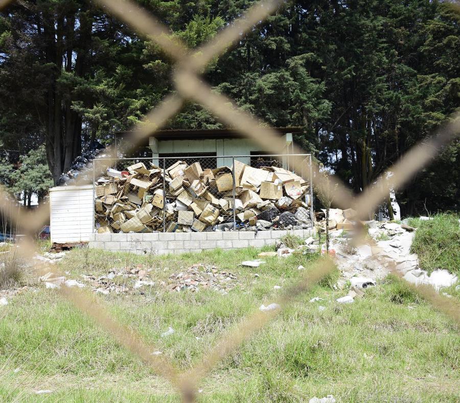 La Policía continúan las investigaciones para establecer quiénes lanzaron los restos y demás desperdicios en el parque, un área protegida (semisquare-x3)