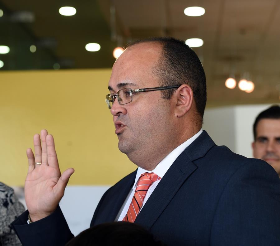 A Rafael Ramos Sáenz se le imputa haber violentados los cánones de ética judicial al participar activamente en la campaña de un partido político, acción que está prohibida en el Canon 28. (semisquare-x3)