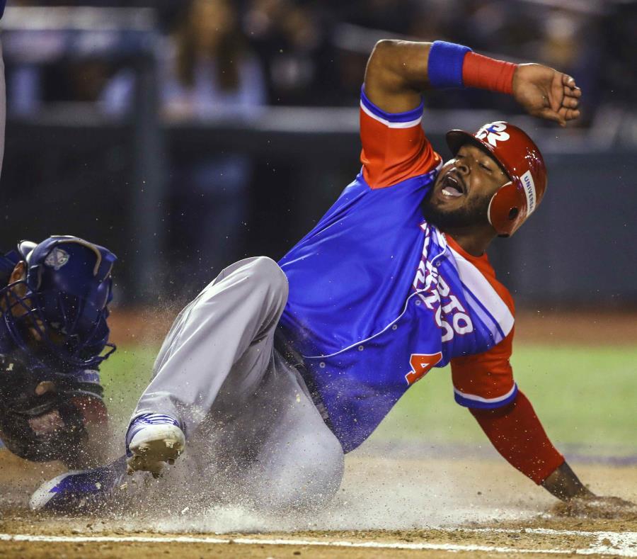 El lanzador Adalberto Flores en la Serie del Caribe de 2016. (GFR Media) (semisquare-x3)