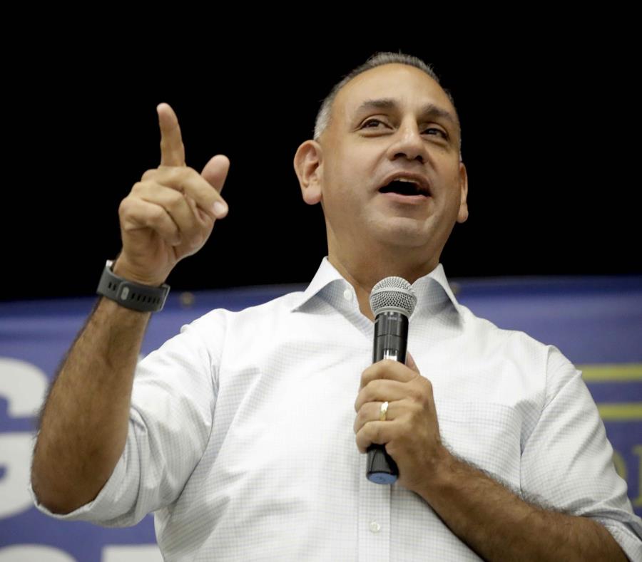 Gil Cisneros representará al distrito 39. (semisquare-x3)