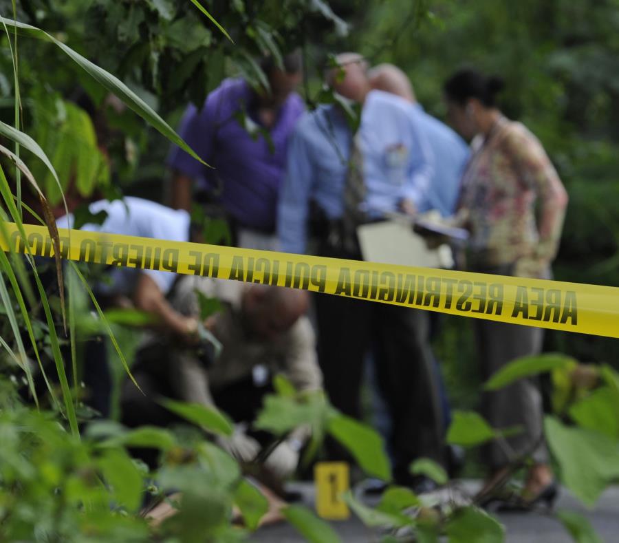 El caso quedó a cargo del Personal de Homicidios y Fiscal de turno, quienes llegaron hasta la escena para llevar a cabo la investigación correspondiente. (semisquare-x3)