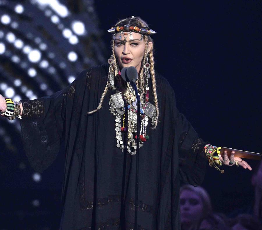 Madonna presenta un homenaje a Aretha Franklin durante la ceremonia de los Premios MTV a los Videos Musicales, el lunes 20 de agosto del 2018 en Nueva York. (AP) (semisquare-x3)