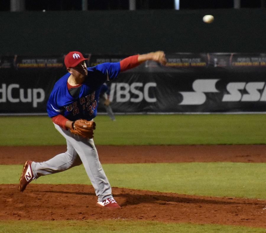 Sidney Duprey tiro´ todo el juego por los boricuas (semisquare-x3)