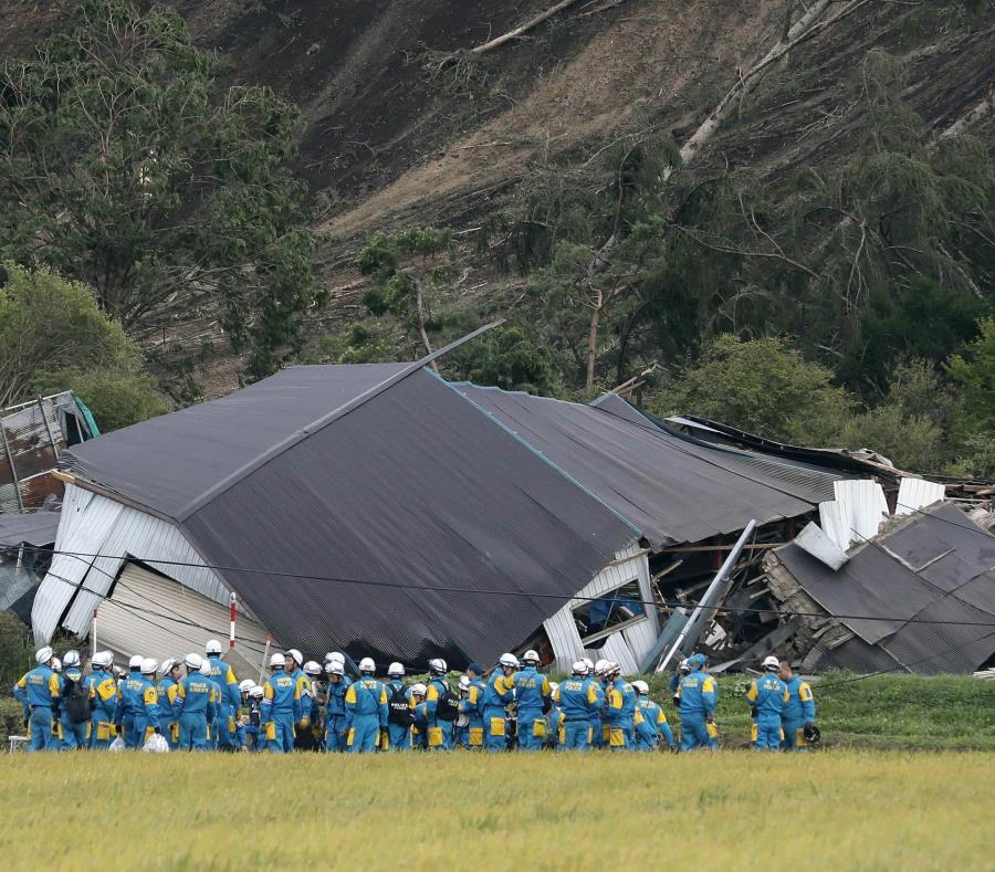 Asciende a 44 la cifra de muertos por el terremoto que azotó a Japón (semisquare-x3)