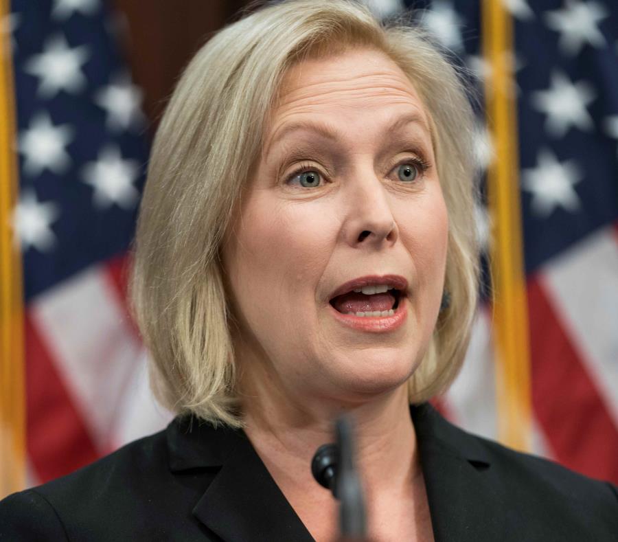 Demócratas del Congreso, encabezados por la boricua Nydia Velázquez y la senadora Kirsten Gillibrand (arriba), han propuesto crear una comisión independiente que investigue a fondo la respuesta del gobierno de Trump a la emergencia. (EFE / Jim Lo Scalzo) (semisquare-x3)