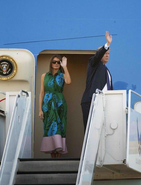 Donald Trump llega a Japón, la primera escala de su gira por Asia (vertical-x1)