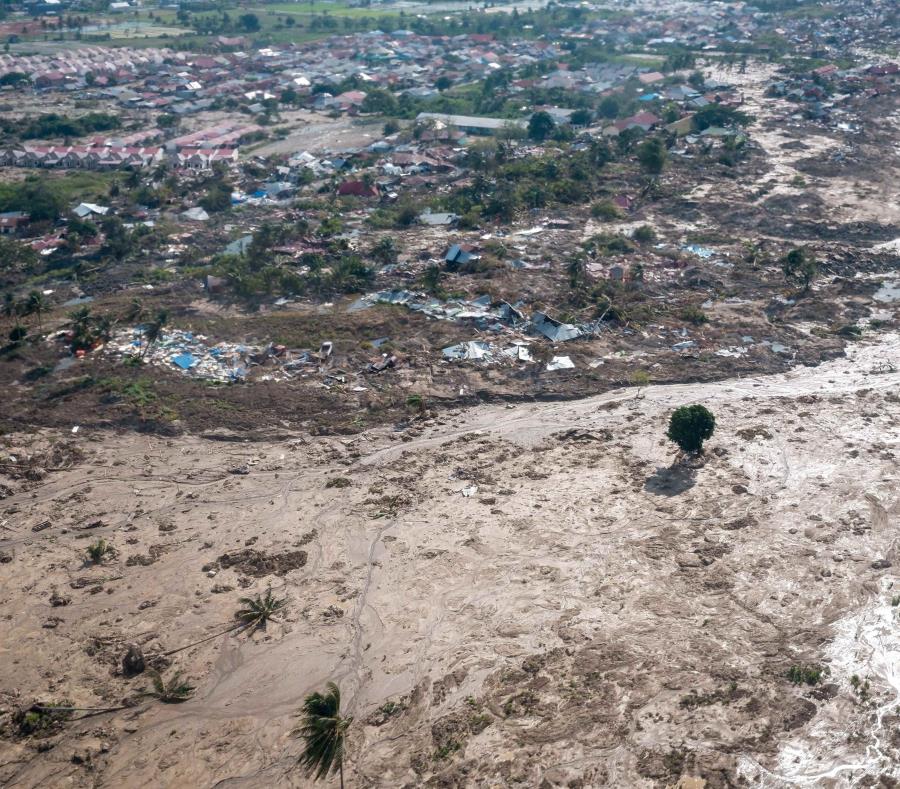 Un pueblo entero fue aniquilado por el tsunami en Indonesia (semisquare-x3)