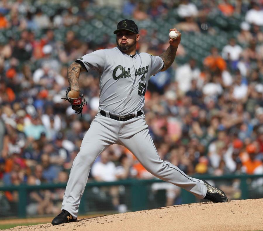 Héctor Santiago en acción con los Medias Blancas. (AP) (semisquare-x3)