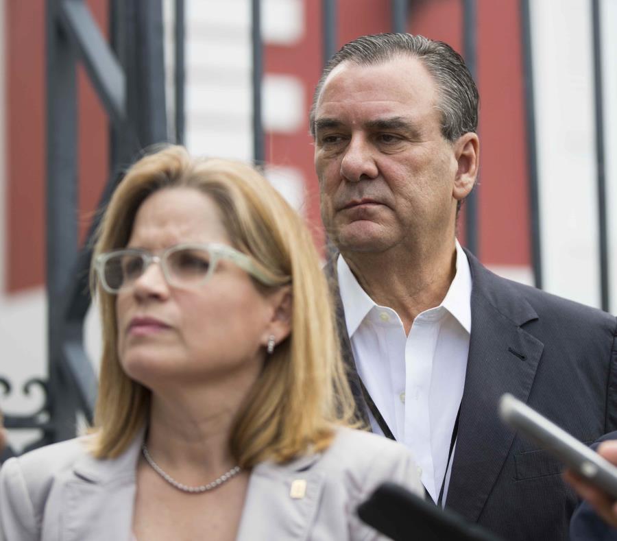 Rafael Jaume (al fondo) aclaró que su dimisión se debe a una condición agravada de salud que ya sentía que le obstaculizaba sus funciones. (semisquare-x3)