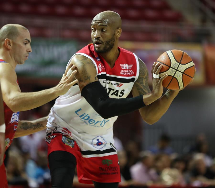 Reyshawn Terry fue el mejor por Quebradillas con 20 puntos. (semisquare-x3)