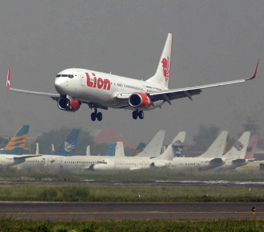 No habría supervivientes tras el accidente del avión de Indonesia