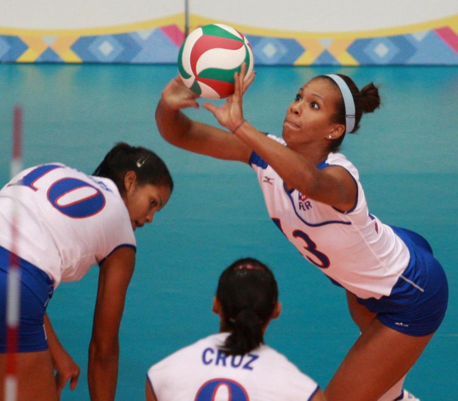 Shirley Ferrer logró cinco puntos en el partido de anoche ante Estados Unidos. (GFR Media) (semisquare-x3)