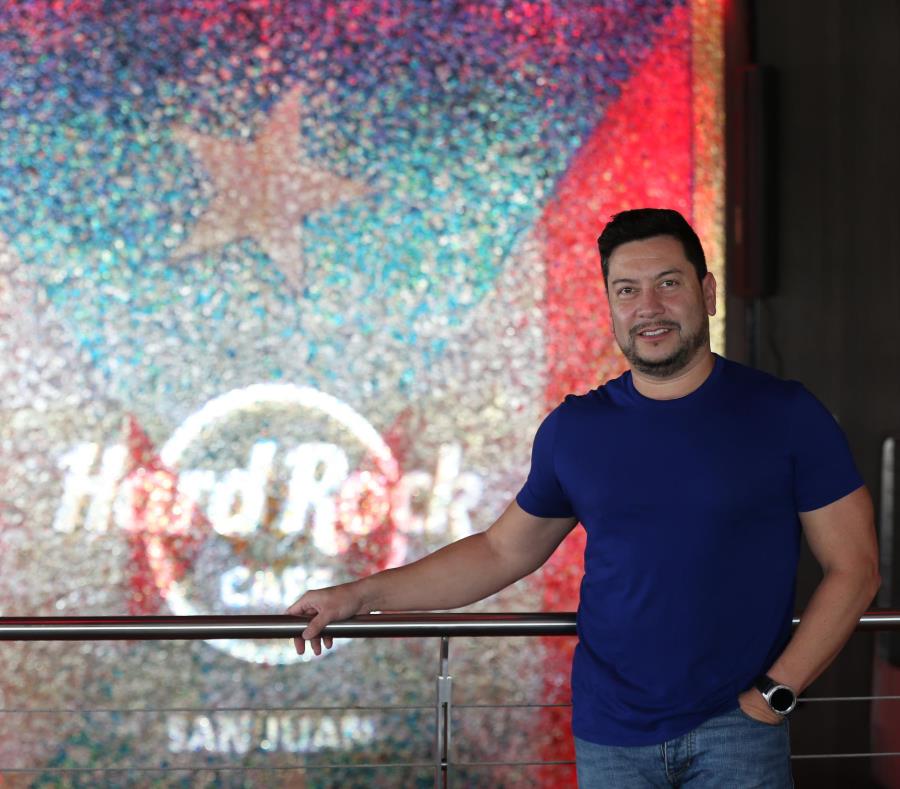 McHugh es socio de Roberto Cacho, quien adquirió los derechos de la franquicia Hard Rock Cafe, espacio que recién abrió en el área del Condado. Próximamente presentarán bandas de jóvenes que tocarán en vivo durante las tardes (semisquare-x3)