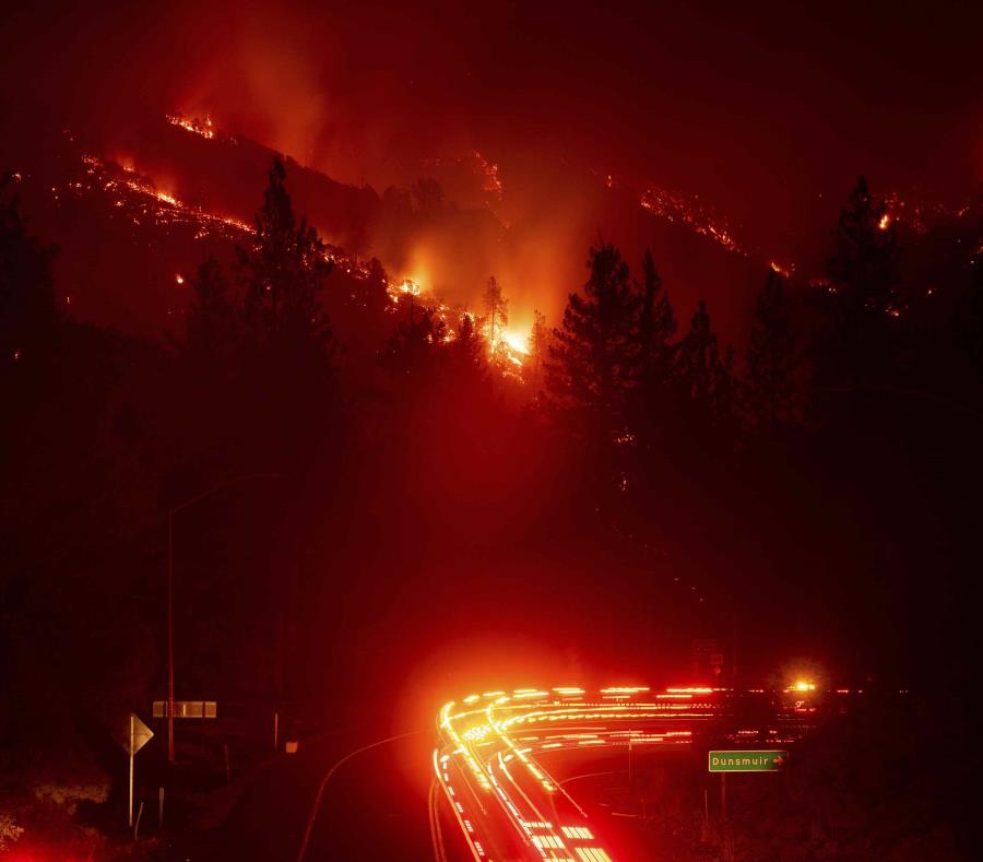 Se triplica un incendio forestal en California El Nuevo Día