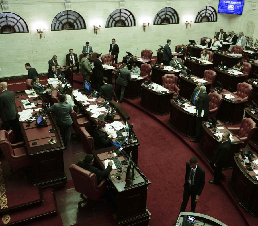 El hemiciclo del Senado en el Capitolio (semisquare-x3)