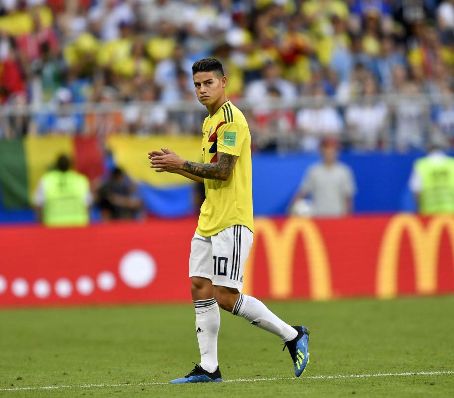 James a su salida del partido por lesión. (AP) (semisquare-x3)