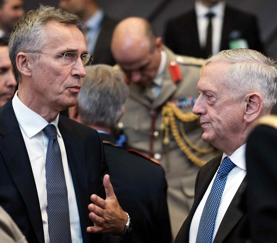 Los ministros de Defensa de la OTAN evalúan la amenaza rusa y su nuevo sistema de misiles. (semisquare-x3)
