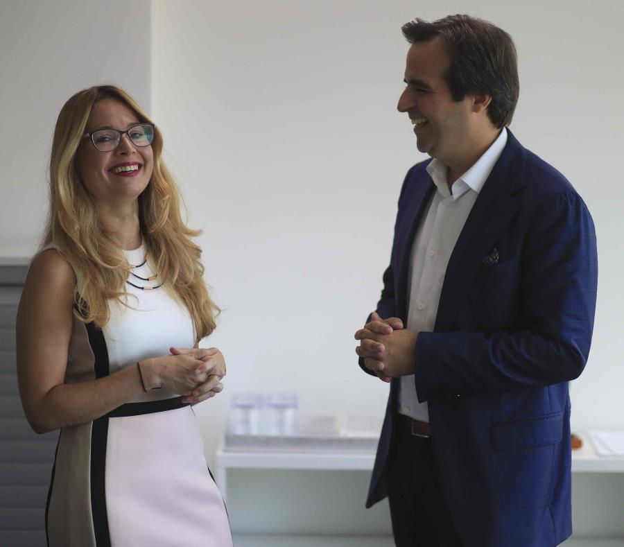 Ella Woger Nieves, directora de operaciones de Invest PR, explicó que