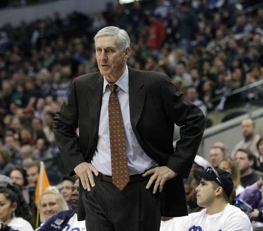 Jerry Sloan quien dirigió al Jazz durante 23 temporadas en la NBA ingresó al Salón de la Fama en 2009