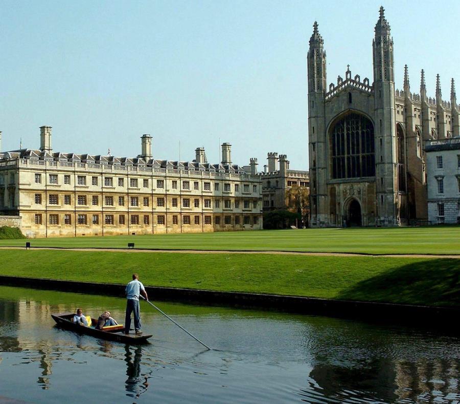 La Universidad de Cambridge en Inglaterra se fundó hace 800 años