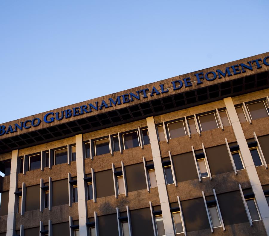 Fachada del Banco Gubernamental de Fomento en Minillas. (GFR Media) (semisquare-x3)