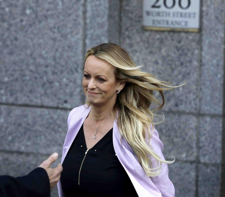 Stormy Daniels sale del Tribunal Federal. (EFE) (semisquare-x3)