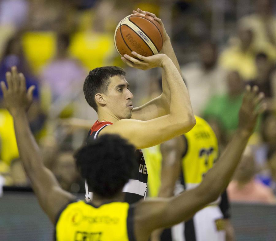 Jorbe Brian Díaz durante un partido de la final del BSN 2017 entre los Piratas de Quebradillas y los Capitanes de Arecibo. (GFR Media) (semisquare-x3)