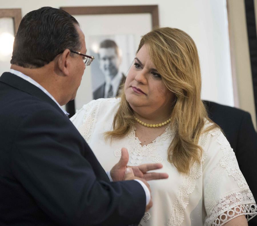 González anunció además la asignación de 3.8 millones de dólares por parte de la Agencia Federal de Proyección Ambiental en fondos que se destinarán a proveer ayudas en casos de desastres naturales (semisquare-x3)