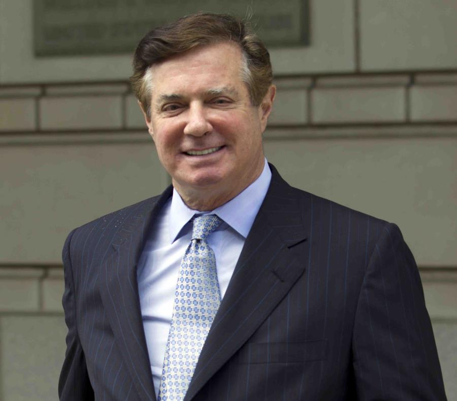 En esta fotografía de archivo del 23 de mayo de 2018, Paul Manafort, expresidente de la campaña del presidente Donald Trump, sale de la Corte Federal de Distrito en Washington tras una audiencia (semisquare-x3)
