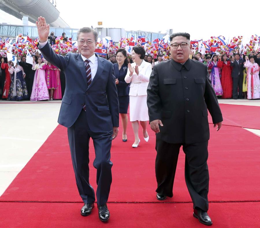 Kim Jong-un (semisquare-x3)