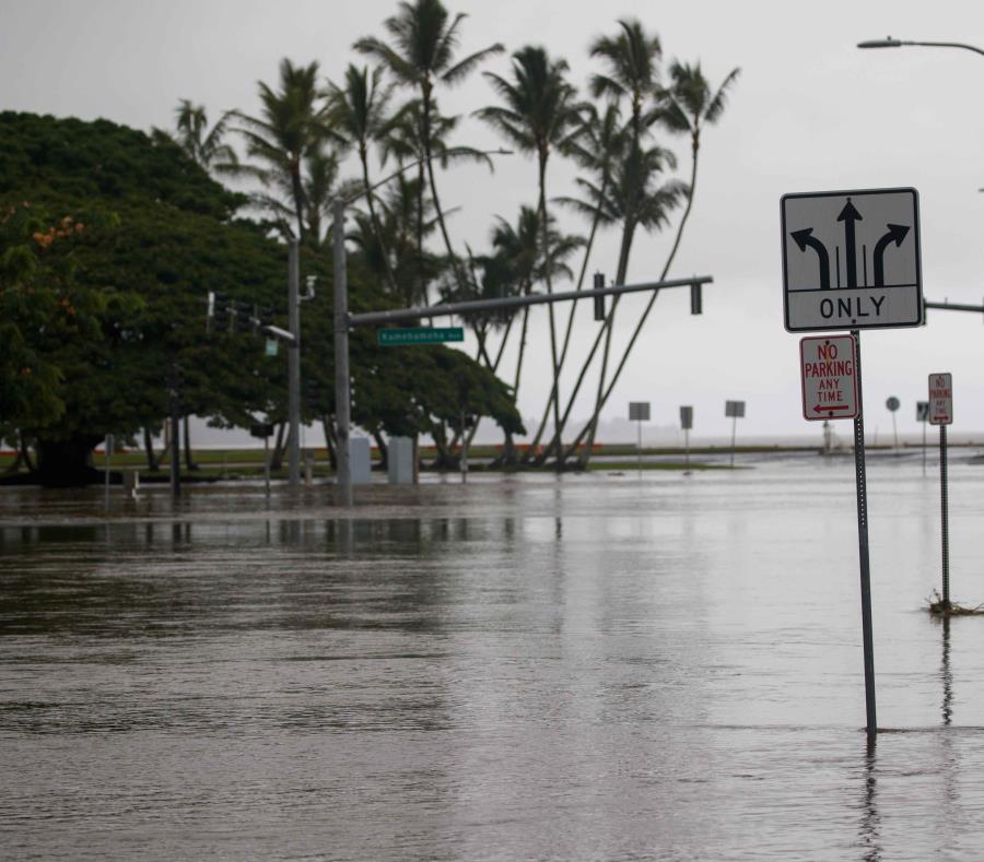 En la imagen, una carretera inundada en Hilo, Hawaii. (semisquare-x3)
