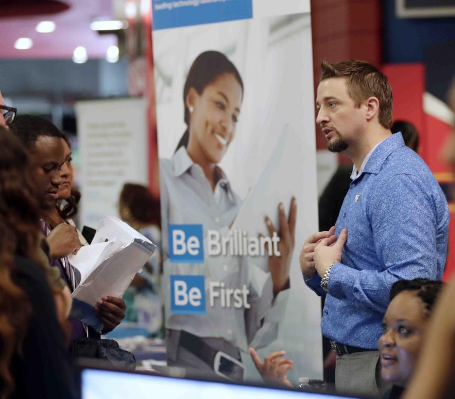 Imagen de una feria de empleos en Sunrise, Florida. (semisquare-x3)