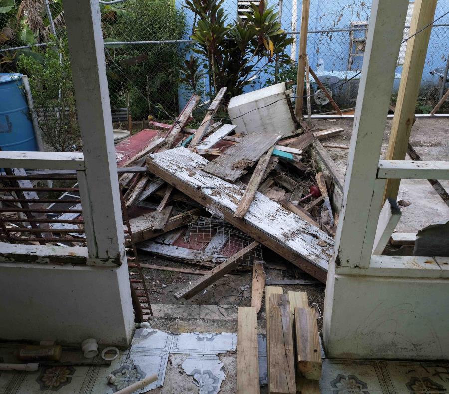 Una de las casas que sufrió daños severos tras el paso del huracán María. (semisquare-x3)